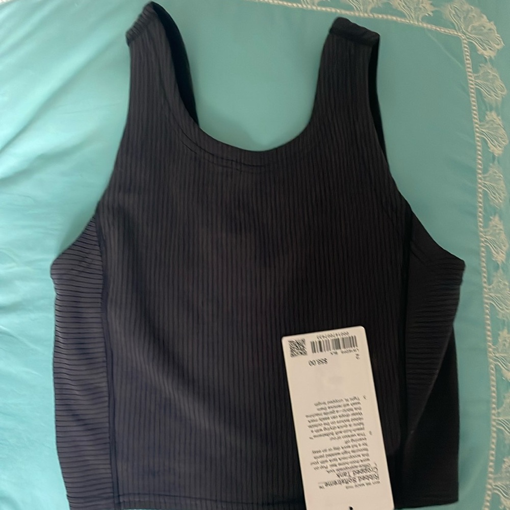 Lululemon ribbed cropped tank size 2